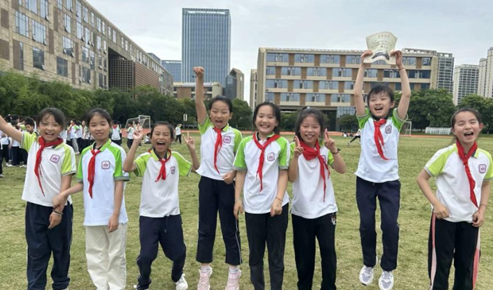 我校学子在第十九届“雨花奖”全国中小学生作文大赛中斩获佳绩
